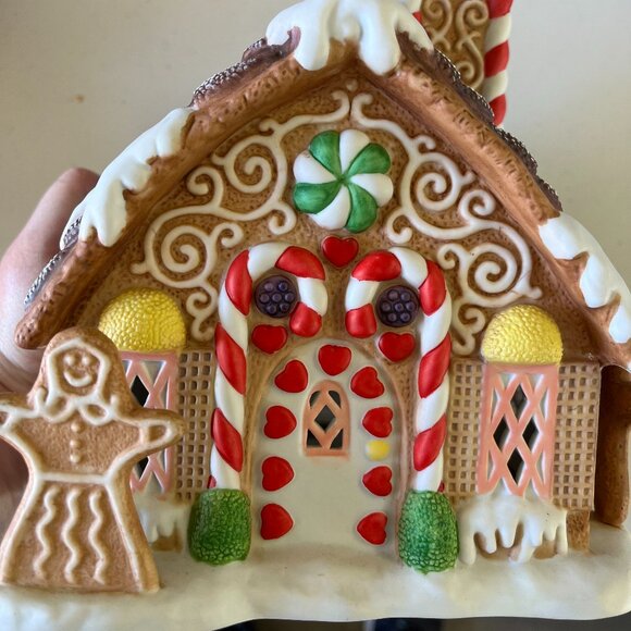 PartyLite Gingerbread House Holiday Decoration - Picture 1 of 6